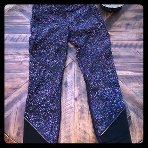 LULULEMON 7/8” LEGGiNGS...SiZE 6